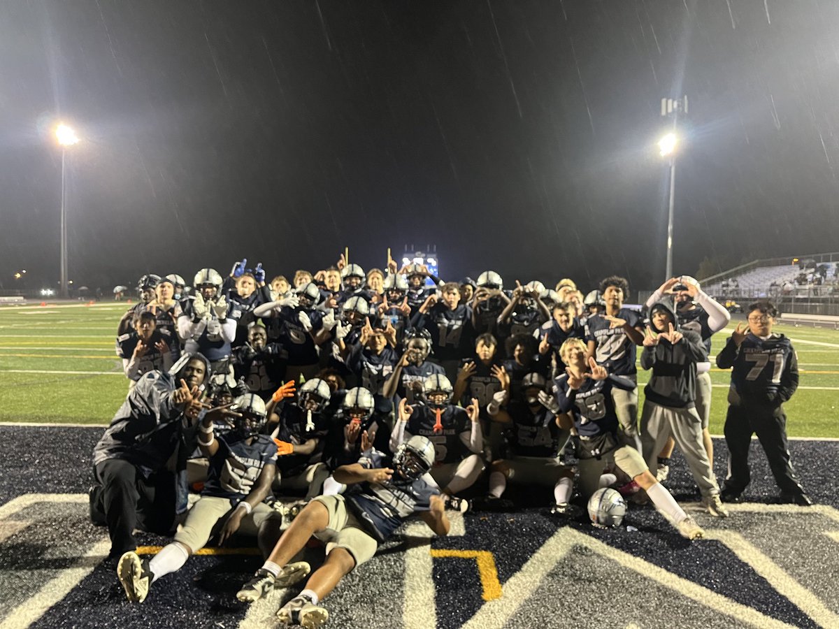 cprebelfootball's tweet image. Two dominating wins for our younger levels tonight!
10A 44-🍩 over Edina
9A 42-12 over Osseo