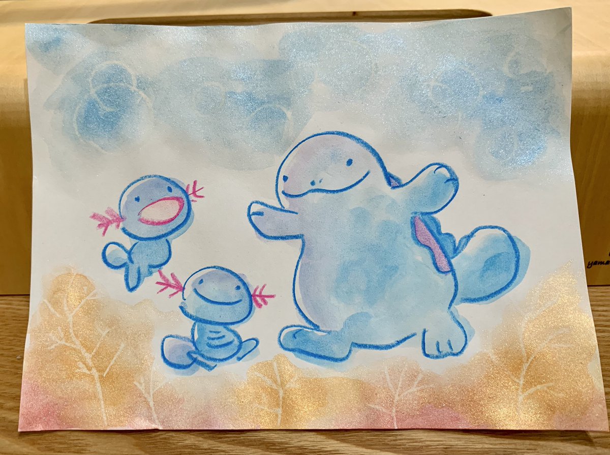 色鉛筆で絵の具をはじくやつ
やってみたくてお試し🎨キラキラ！

ルンルンだぬ(˙𐃷˙) 

着色/ダーマトグラフ•Ofufu固形水彩
紙/SOHOスケッチパッド

#もちこっぷのぬお絵描き