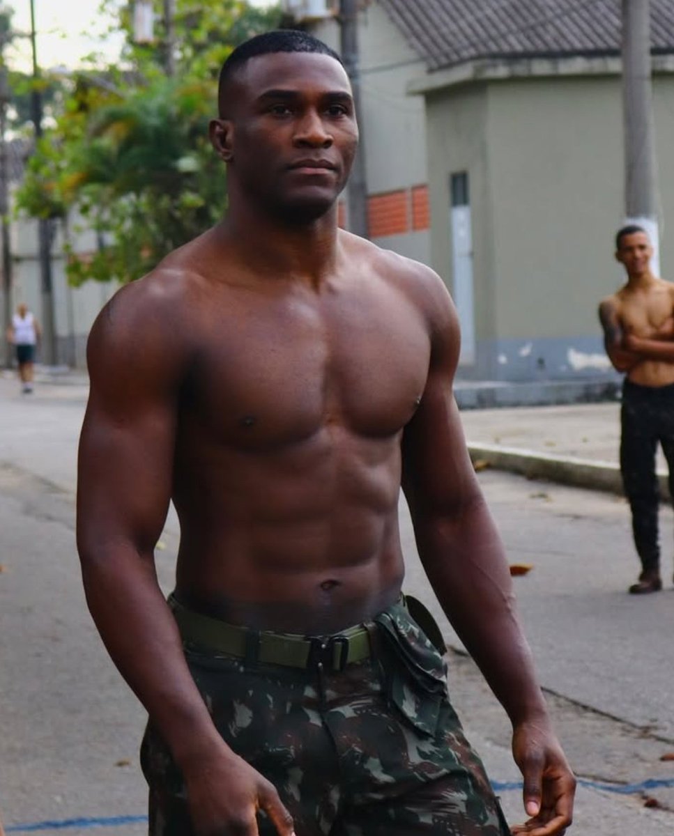 MMA Melotto (@mmamelotto) on Twitter photo 🚨 RESULTADO 🚨
🇧🇷 Michael "PQD" Oliveira venceu 🇨🇱 Victor Valenzuela via TKO no 2° round pelo DWCS.
Aos 27 anos, o destaque da LFA nos 77kg bateu o campeão interino do Fury FC, foi a 9-0 no MMA e se aproximou do UFC.
#UFC #UFCBR #DWCS 🚨 RESULTADO 🚨
🇧🇷 Michael "PQD" Oliveira venceu 🇨🇱 Victor Valenzuela via TKO no 2° round pelo DWCS.
Aos 27 anos, o destaque da LFA nos 77kg bateu o campeão interino do Fury FC, foi a 9-0 no MMA e se aproximou do UFC.
#UFC #UFCBR #DWCS
