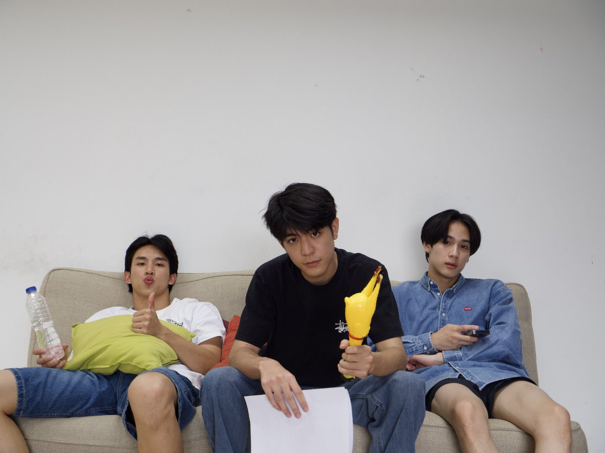 choconiung's tweet image. sea always has to be the steve at surfjava 😭

#sea_ta_lay #SurfJava #swensurf #javabh #H2Hseries