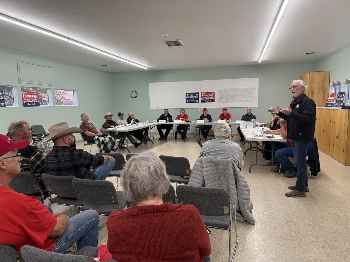 It was great to stop by the Klickitat County GOP meeting this evening to talk about the Democrat shutdown in DC, the damage that Bob Ferguson is doing to our state, and how we can make our communities safer 🇺🇸