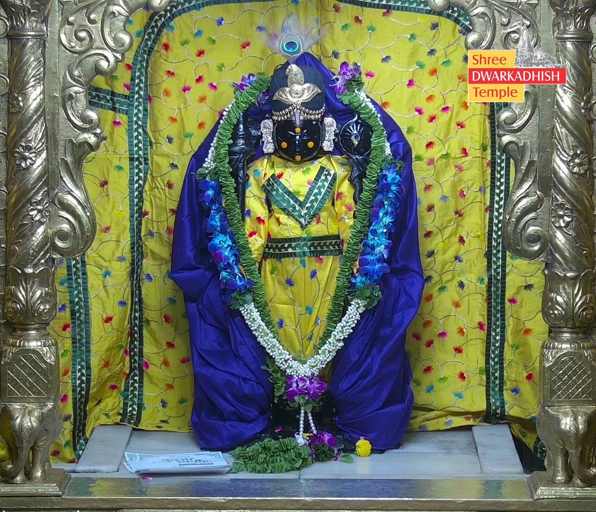 DwarkaOfficial's tweet image. राजाधिराज द्वारकाधीश जी के मङ्गला दर्शन 🙏🏻
श्री द्वारकाधीश मंदिर द्वारका,गुजरात
दिनांक :- 15/10/2025 बुधवार
#dwarka #manglaaarti
#ShridwarikadhishmandirOfficial