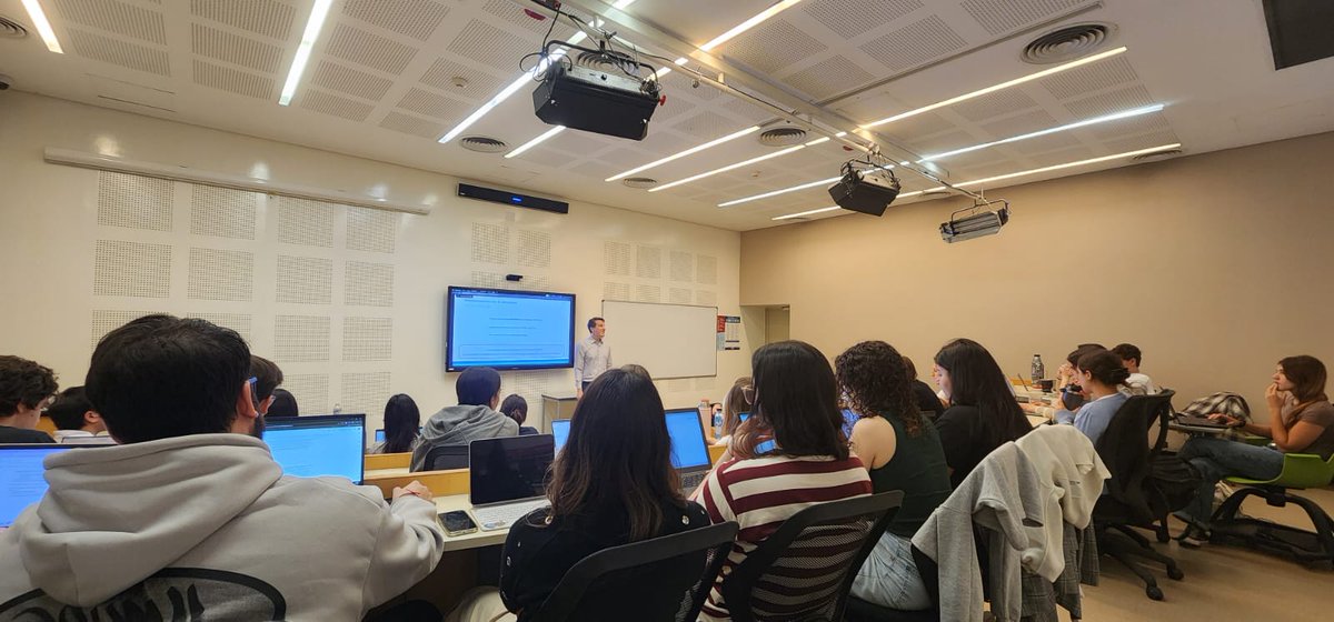 PabloCentenari's tweet photo. Hoy compartí una clase–taller con estudiantes de Comunicación Global @UADEoficial sobre:
👉 El rol del Gestor Ambiental
👉 La Inversión Social Privada
Seguimos impulsando la #Sostenibilidad en las organizaciones: 𝐦𝐞𝐣𝐨𝐫 𝐩𝐚𝐫𝐚 𝐥𝐚𝐬 𝐩𝐞𝐫𝐬𝐨𝐧𝐚𝐬 𝐲 𝐞𝐥 𝐩𝐥𝐚𝐧𝐞𝐭𝐚. https://t.co/CdMSu0JZx6