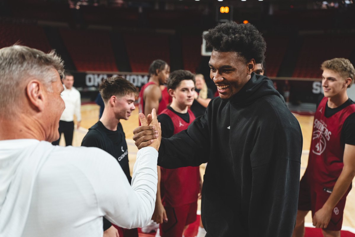 OU_MBBall's tweet image. Look who stopped by LNC today 👀
