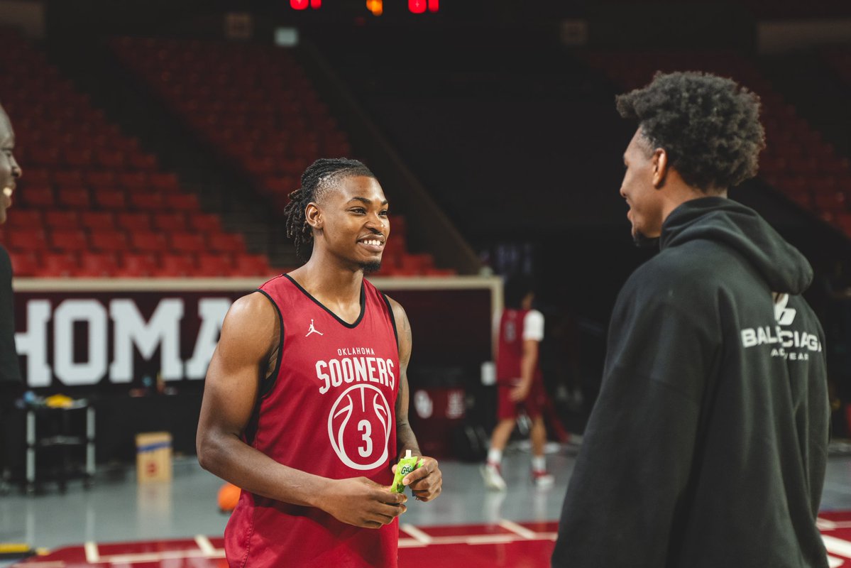 OU_MBBall's tweet image. Look who stopped by LNC today 👀