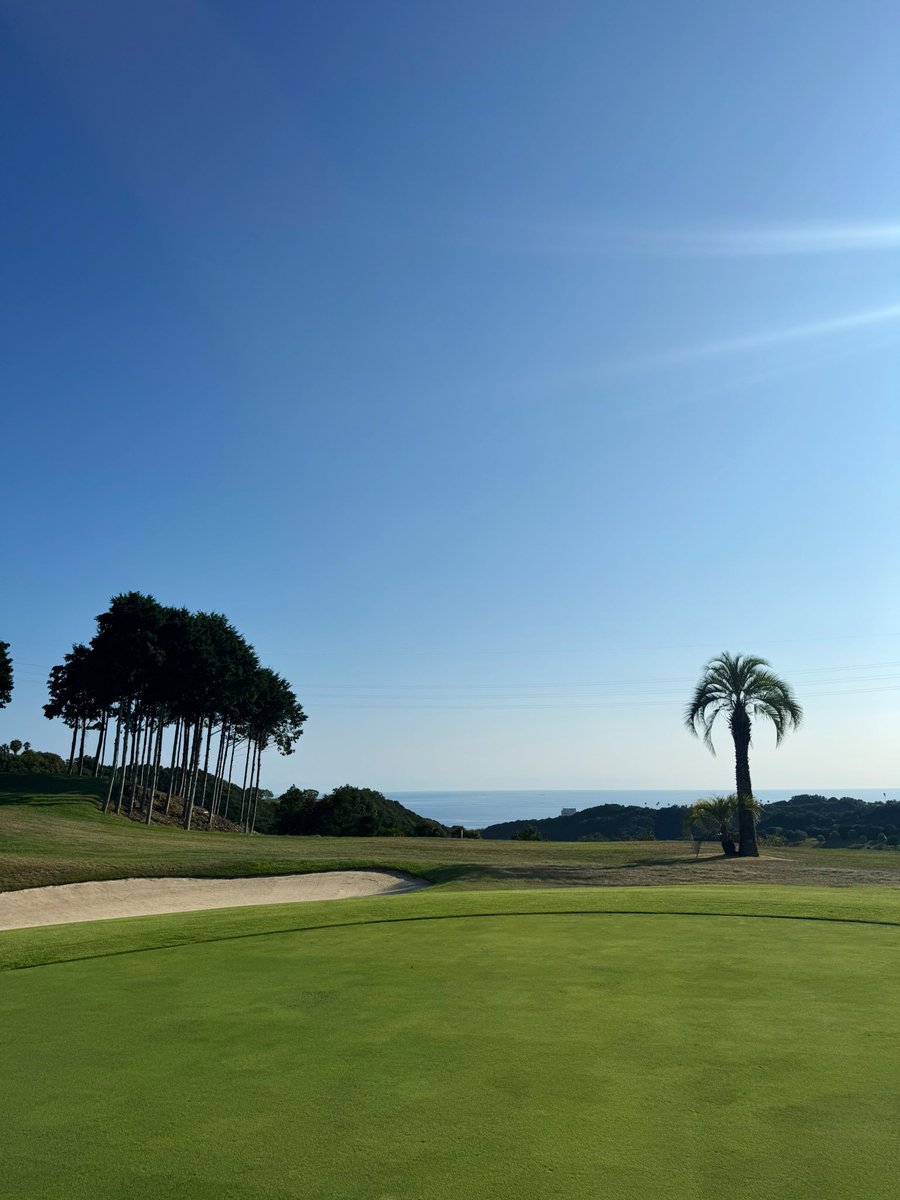 ´ω`)ﾉｵﾊﾖｫ大阪ただいま☀️
高知でゴルフして帰ってきたよ⛳️いい景色だったぁ😳

昨日の書庫はオーブ100個回収できた🙌✨️
来年こそ全部回収するんだ！(ง ･֊･)ง´-毎年言うてるけど。笑

出張続きで太ったからヨガ＆筋トレ行ってきまーす🧘‍♀️今日も1日よろしくです🤝