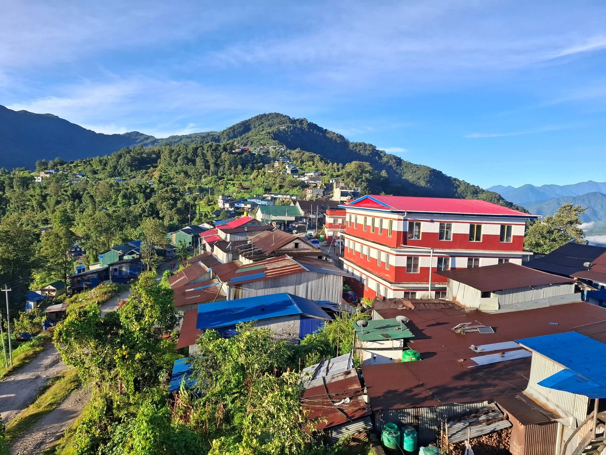 मकालु गाउँपालिकाको केन्द्र नुम बजार ।
