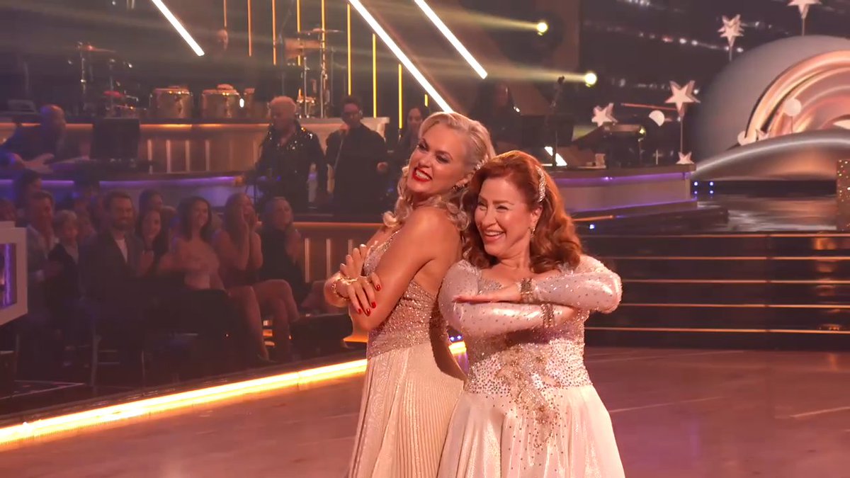 Elaine Hendrix & Alan Bersten DWTS Performance Video Tonight (10/14/25)