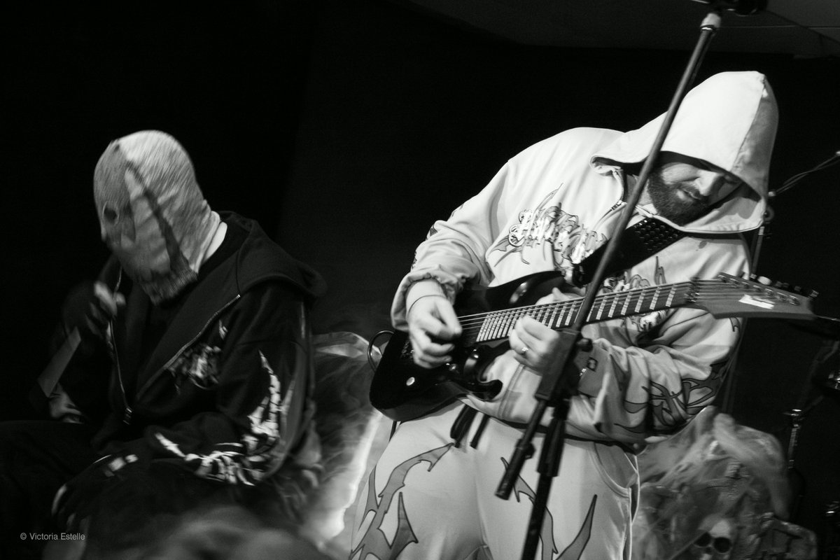 Vicky :) tweet media