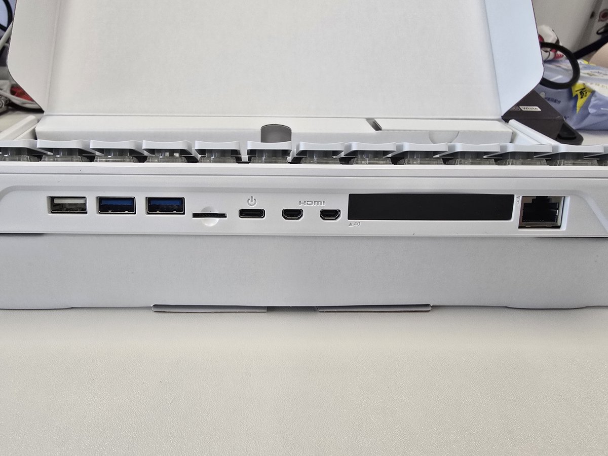 dfrobotcn's tweet image. Just got my Raspberry Pi 500+ as a gift, but ugh, still stuck with micro HDMI ports! 🤔 Anyone else annoyed by this? #raspberrypi