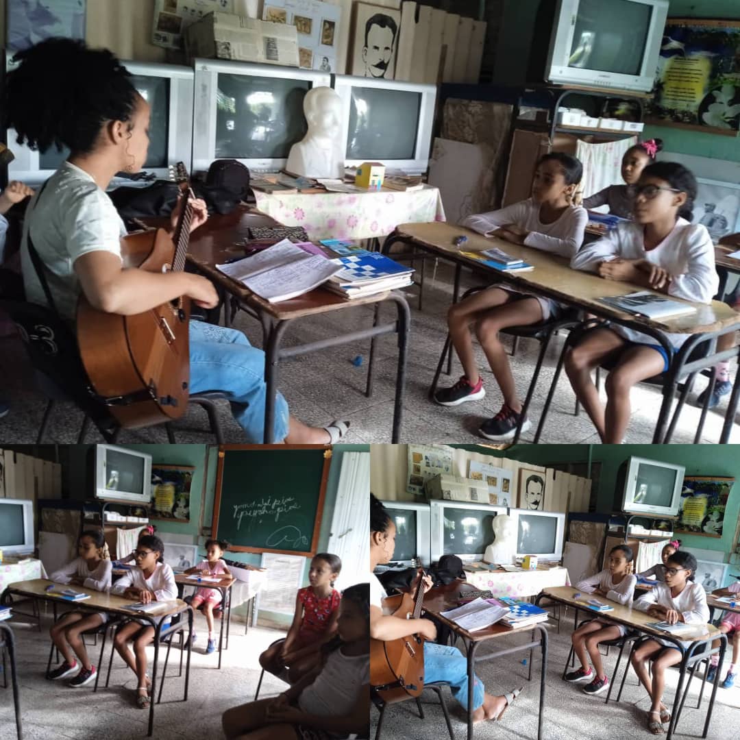 YMarquezSanchez's tweet photo. Que mejor manera de honrar la hermosa labor de ser instructores de arte en esta Jornada de Aniversario que impartiendo talleres de creación a los niños. Escuela Primara Fernando de Dios, Instructora Maria Carla. #RaícesQueForjanHistoria
#21AñosBJM #EducaciónFreyre
#Holguín https://t.co/jxAJlXno53
