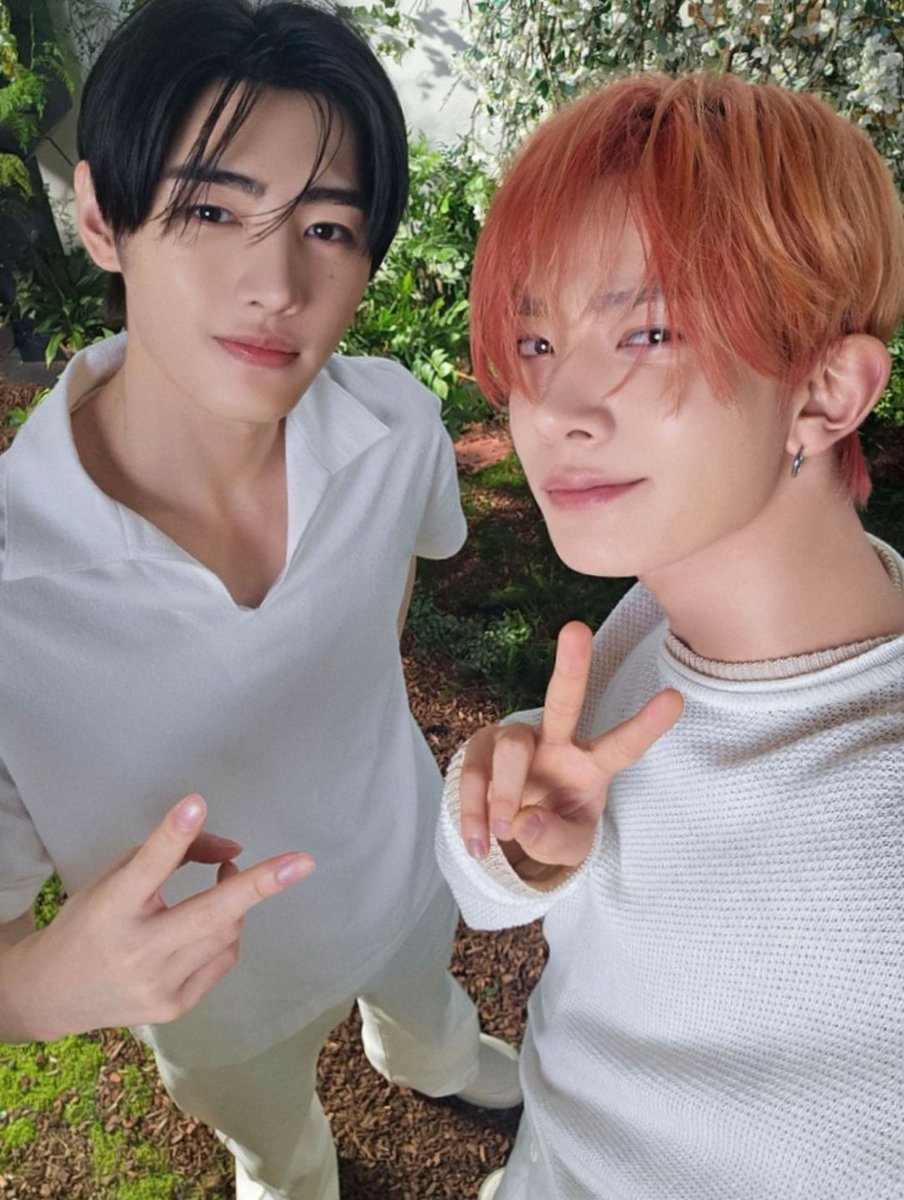 heehoonfeed's tweet image. NO WAY HEEHOON SELCA!?!??