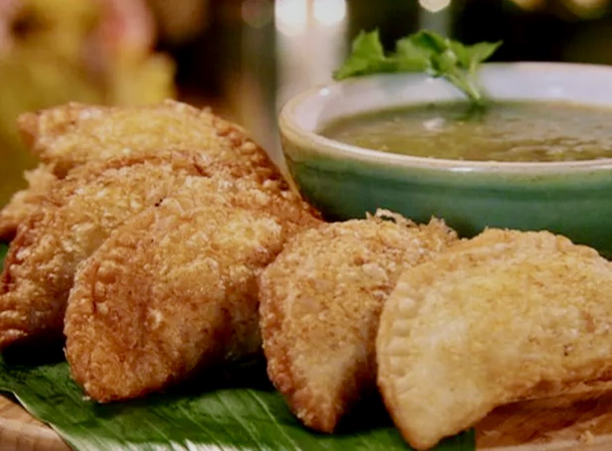 Making Chicken Empanadas.#empanadillas #eathealthyfood 🥟🍗