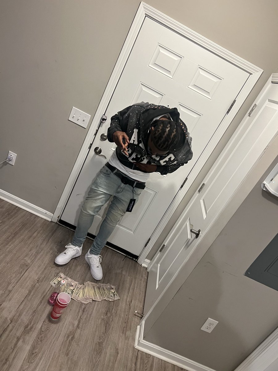 BevinBlood_'s tweet photo. Been Ina cut but I’m still having dis shit 💕 https://t.co/Wmc0jEyGEH