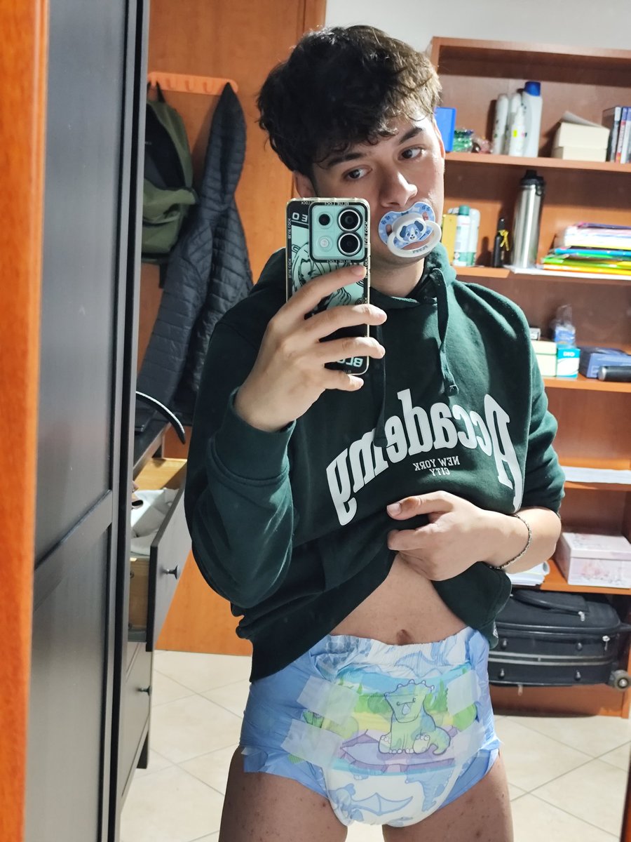 Lovely_paws tweet media