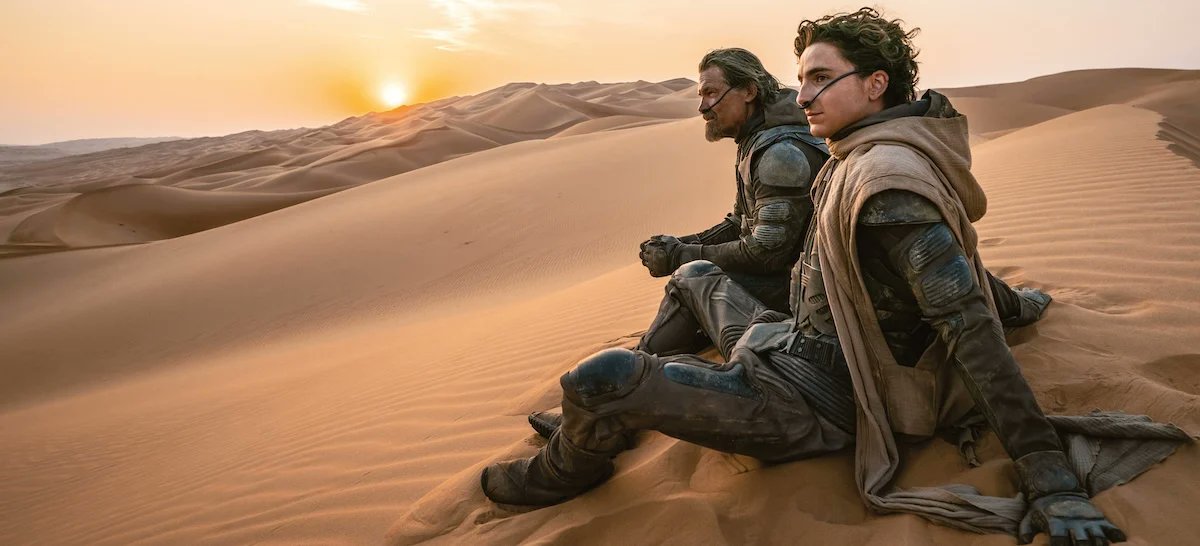 dunabrasil's tweet image. Fotos nunca antes vistas do conjunto #DunePartTwo são reveladas num novo livro de 240 páginas de imagens tiradas pelo fotógrafo Niko Tavernise. De #TimotheeChalamet a #Zendaya e muito mais, veja o elenco de Denis Villeneuve #Dune como nunca antes.
#duna #duna2 #dunaparte2