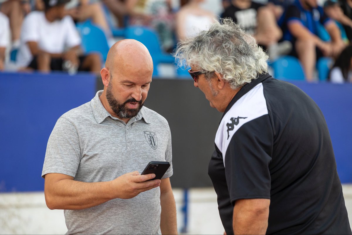 Rbrmc_'s tweet image. Procura estar siempre en el lugar adecuado, si las cosas se tuercen, tendrás la satisfacción de haber estado para aportar lo mejor de ti; y si todo sale bien, sentirás el orgullo de ver brillar a quienes ayudaste a alcanzar el éxito. 

®️🅱️®️