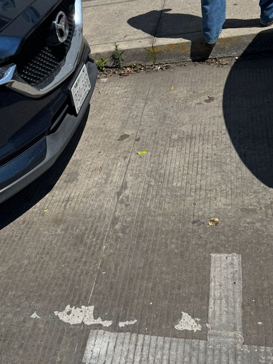Diario Reporter Ⓡ (@diarioreporter) on Twitter photo ⚠️Siguen los abusos por parte del los agentes de movilidad del Ayuntamiento⚠️
A unas horas de celebrar su primer informe, los agentes de <a href="/pepechedrauimx/">Pepe Chedraui 🇲🇽</a> siguen abusando de los ciudadanos.
La propietaria de esta camioneta fue multada sin ningún motivo "por estacionarse en los ⚠️Siguen los abusos por parte del los agentes de movilidad del Ayuntamiento⚠️
A unas horas de celebrar su primer informe, los agentes de <a href="/pepechedrauimx/">Pepe Chedraui 🇲🇽</a> siguen abusando de los ciudadanos.
La propietaria de esta camioneta fue multada sin ningún motivo "por estacionarse en los