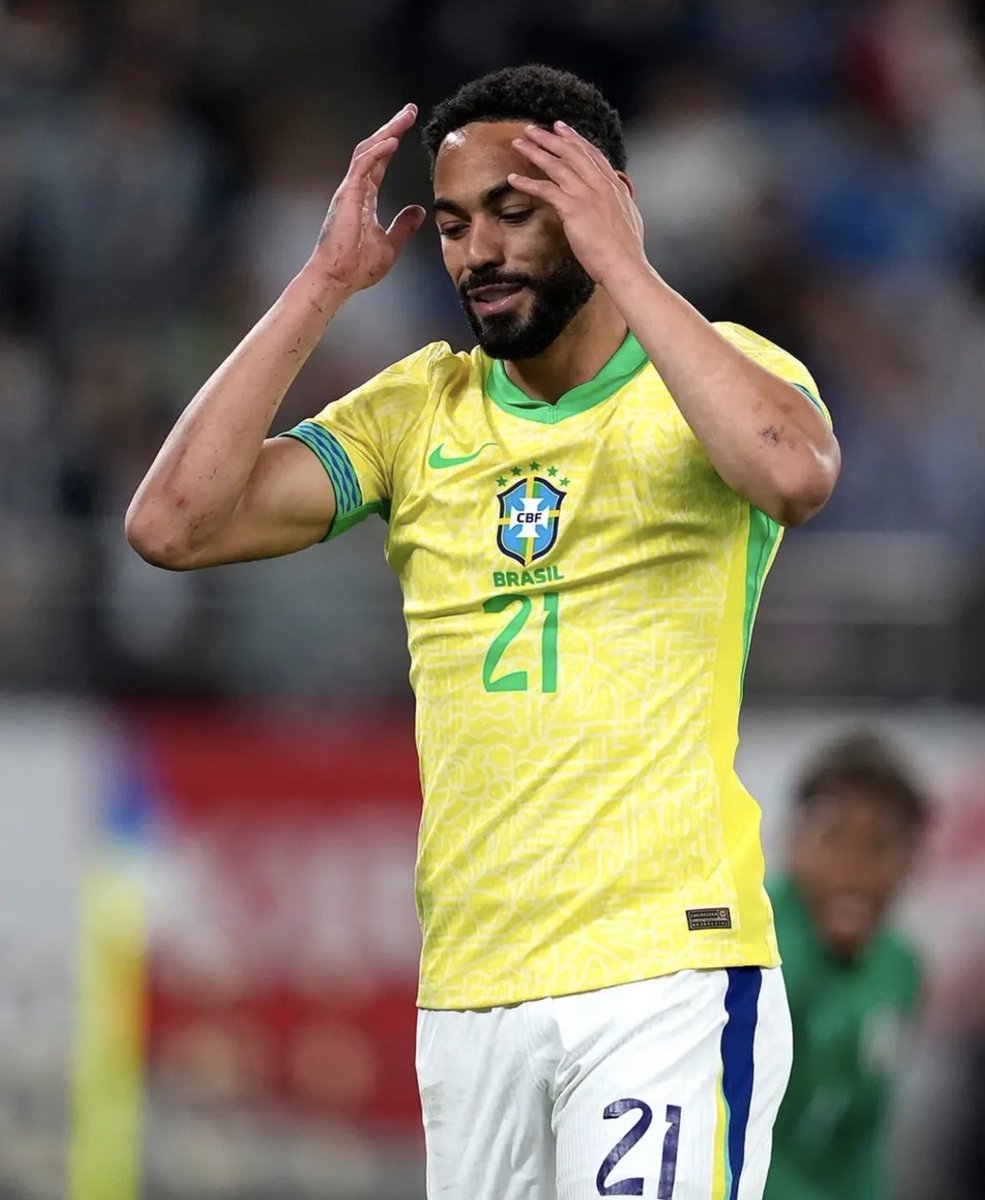 Utdtruthful's tweet photo. 🚨 The October International break has ENDED for Bruno, Cunha, Amad, Dalot, Casemiro, and Bayindir. NO injury report except Ayden Heaven’s which may not be serious. #MUFC https://t.co/sryH9UdXvQ