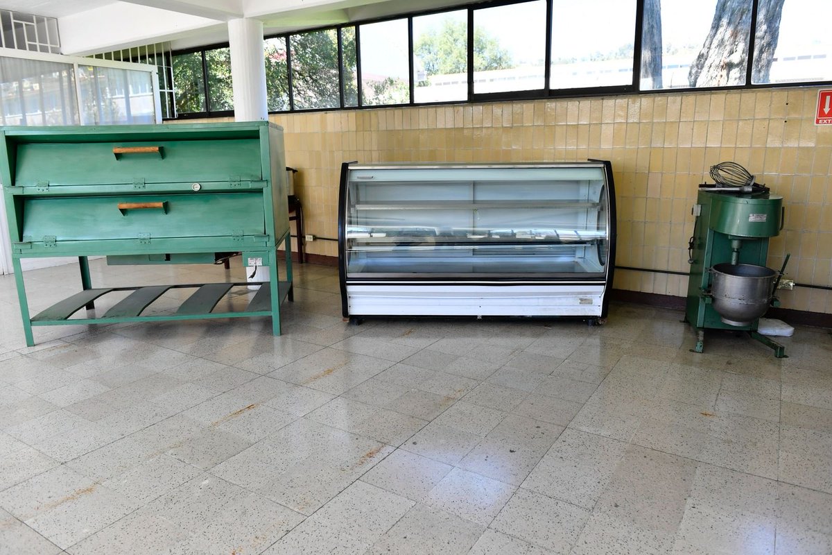 DIFEM_'s tweet image. Hoy se llevó a cabo una hermosa acción, el #VoluntariadoDIFEM realizó una donación de insumos a nuestra Escuela Técnica. Un gesto que desea construir un futuro más unido para fortalecer la educación y capacitación en los grupos de gastronomía. #ElPoderDeServir