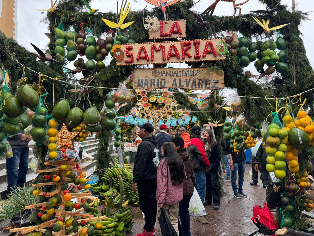¡Nuestras Juntas de Acción Comunal las sacaron del estadio con su exposición de arcos! 
Reconocemos especialmente el trabajo de las JAC y equipos de la exposición de arcos.  Felicitamos además a los ganadores del concurso: 
1- JAC La Samaria
2- JAC La Labor 
3- JAC El Guaico