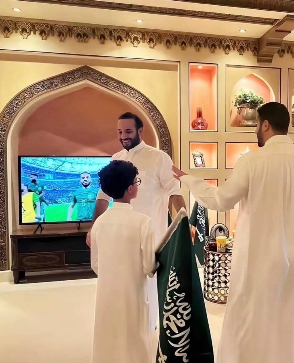 #كأس_العالم_2026

مبروك للوالد القائد #الملك_سلمان وعراب الرؤية #ولي_العهد أعزَّهُما الله ..
مبروك لأبناء وطني ، ومبروك لِكُلِ سعودي ولكل محب ل #السعودية 🇸🇦💚..