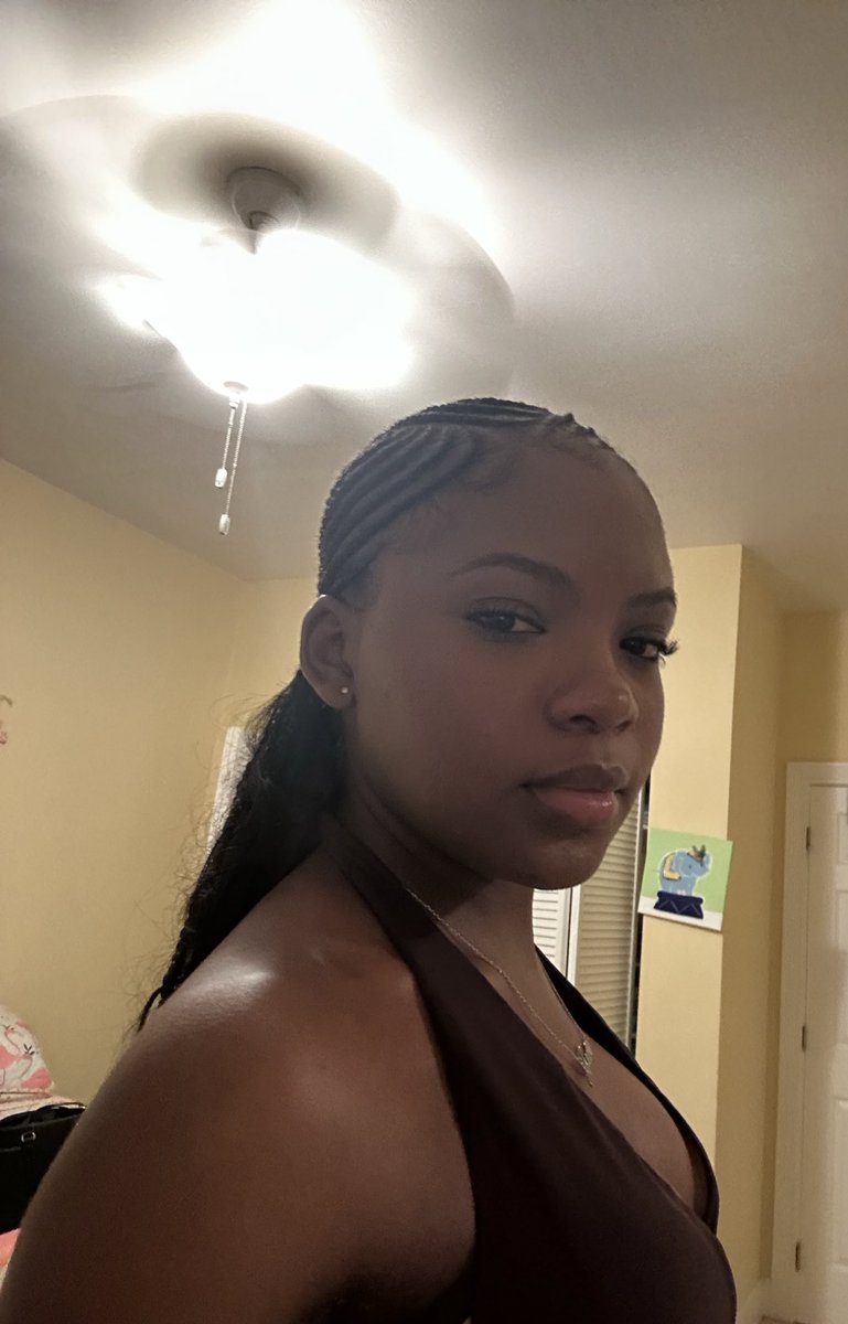 aerroll_'s tweet photo. 🤭 or was my face too srs https://t.co/sCBYTOnHym