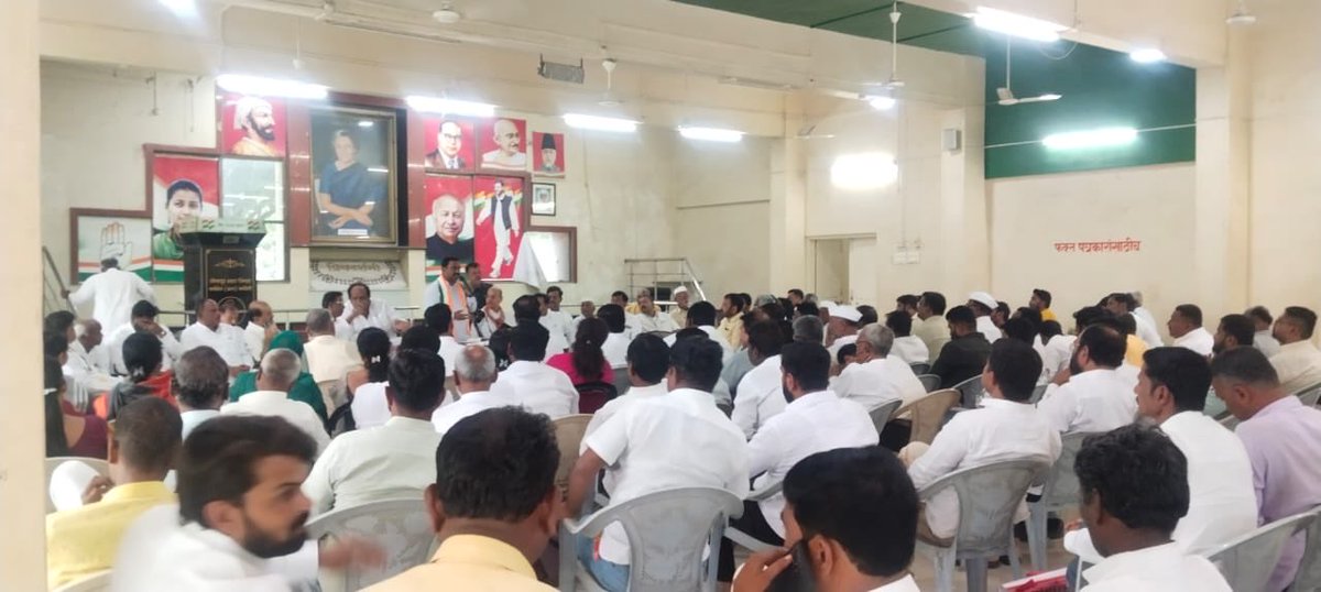 Participated in the Solapur District Congress Committee Executive Meeting held at the Solapur DCC office.
MPCC VP and Ex-MLC Shri Mohan Joshi ji, Sholaphur DCC President  Shatling Shatgar ji, BCC Presidents, DCC office bearers, Frontal Department Presidents, and other senior