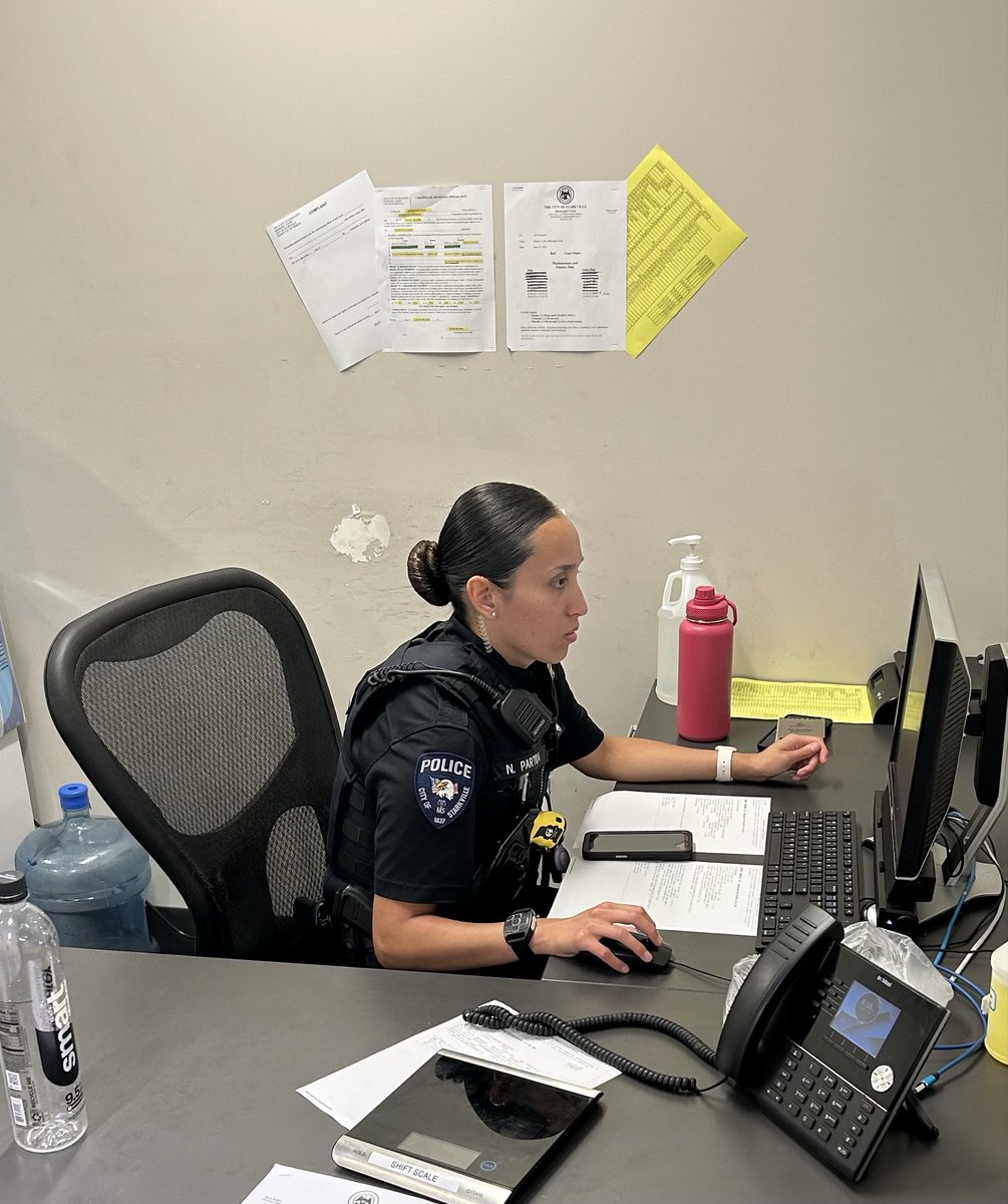Starkville_PD's tweet image. Officer Vargas types a report for a recent vehicle accident that occurred earlier today. Officer Vargas is a great asset to SPD and the City of Starkville. She is not only a Patrol Officer, she is bilingual and a CSI investigator as well!  #csi #patrol #spd