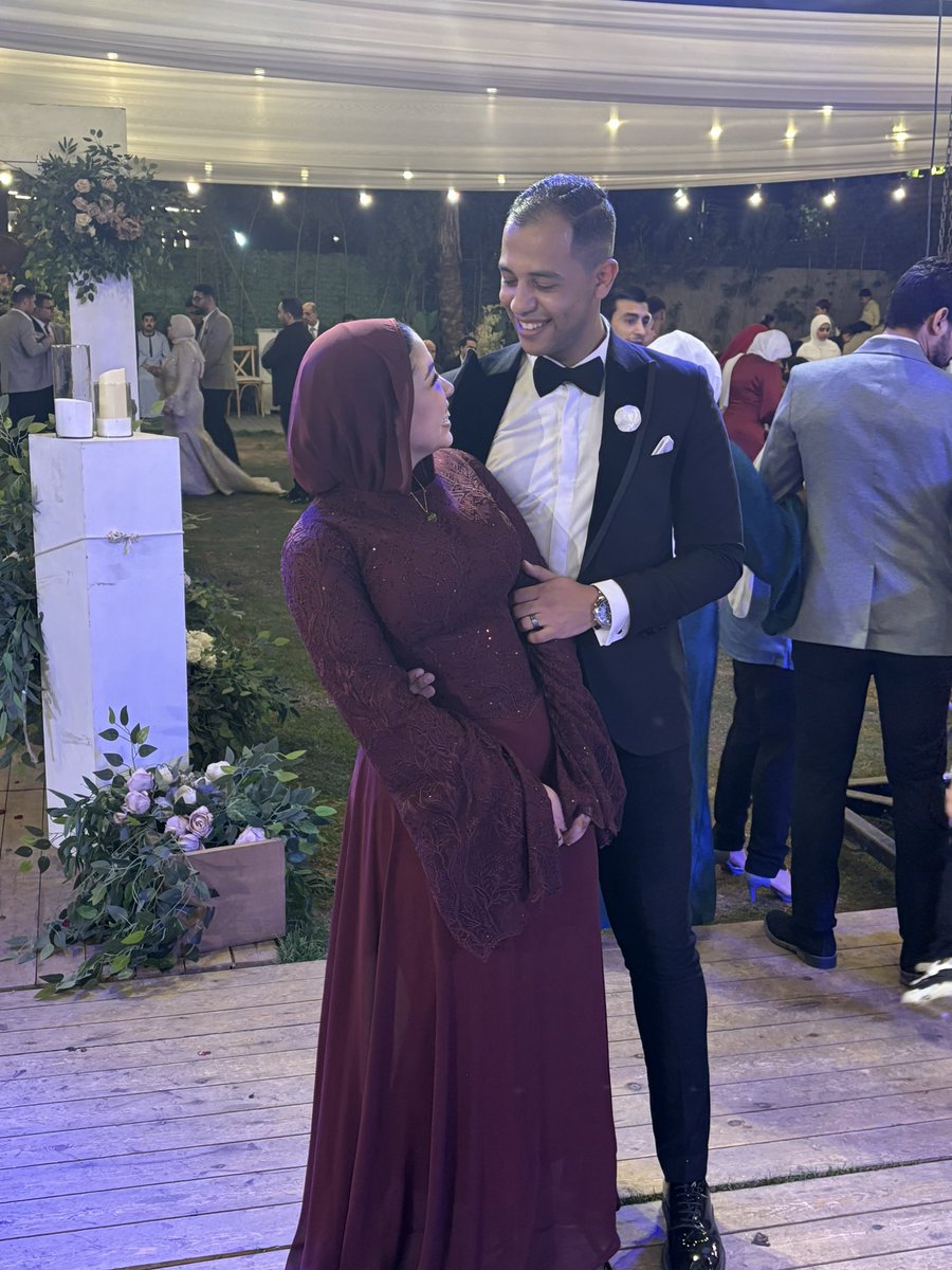 ساعات باحس اني عملت سرقة القرن لما بافتكر ازاي عرفت اقنع عبدالرحمن انه يجوزني اخته أصل بكل صدق يعني لو عندي بنت زيها مستحيل اديها لحد ولو كان مين ، بمناسبه عيد ميلادها احب أقولها انها اعظم وأجمل من دخل حياتي وأجمل سنين حياتي وانا بعيشها معاها ❤️🫶