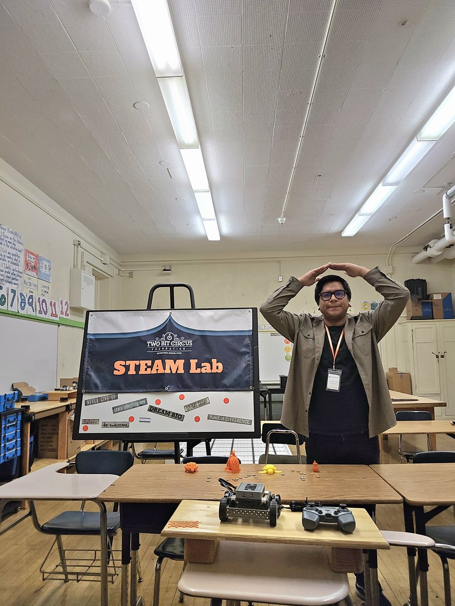 kid_grit's tweet image. #LightbulbChallenge💡🎉
Hi, I&apos;m Cesar! I’m the newest member of the kid-grit team.
When I’m not supporting at kid-grit, you’ll find me running my own afterschool  ETO STEAM Lab through @StdySmartTutors !
I look forward to growing as a professional while doing meaningful work✨