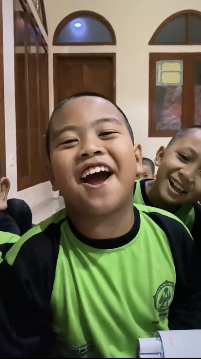 Memepharaohh's tweet image. This kid is going viral on tiktok with 1.1 mill likes in a day because of his $TRUMPET sounds 🎺