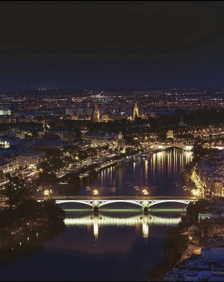 juanbustos5's tweet photo. Existe un lugar en el mundo…
#Sevilla https://t.co/zYtsWAW6aI