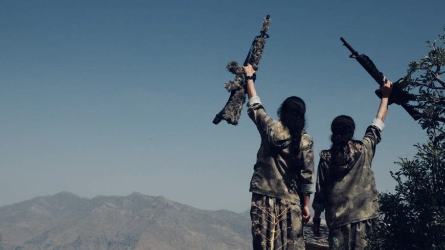 Eli_Rojava's tweet image. الكورد من يتحكم بمصير الشرق الأوسط… افهمو
السياسة الكوردية لم تعد ردّ فعل، بل أصبحت فعلاً يصنع المعادلات ويُعيد رسم خرائط المنطقة.
الكورد اليوم ليسوا في موقع الانتظار، بل في موقع القرار… ومن لا يدرك هذه الحقيقة، سيبقى خارج مستقبل الشرق الأوسط الجديد.