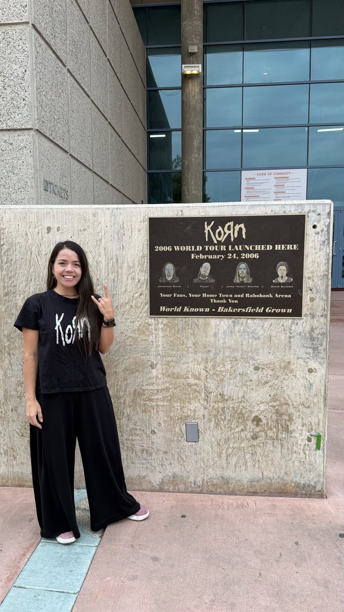 MariaDPemberthy's tweet image. A week ago we traveled from Colombia to Bakersfield, the hometown of #Korn in #California and now we&apos;re ready🤟 to see you again here in Colombia @Korn 🔥🔥🔥🔥