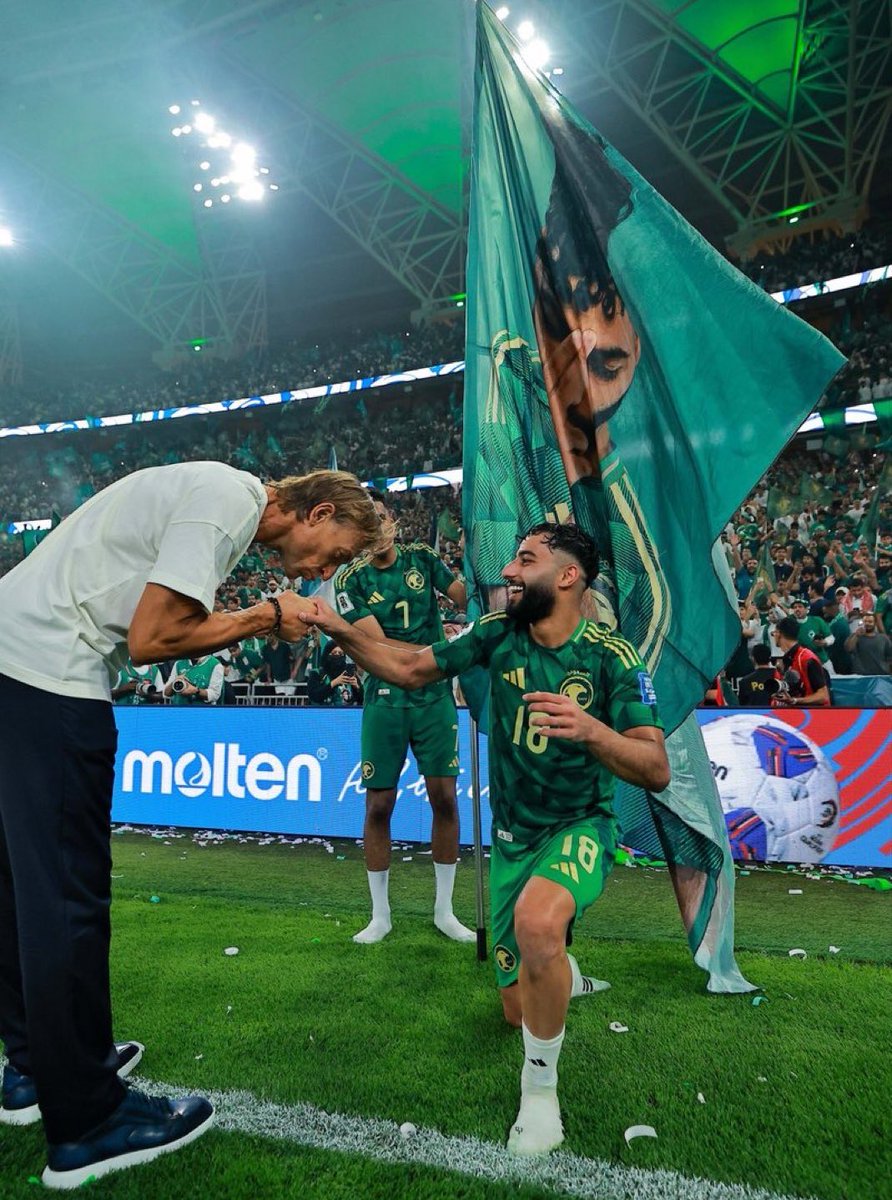 iFalcon10's tweet photo. ياهي صوره والله 🤯💚 https://t.co/vjwvGZoAnJ