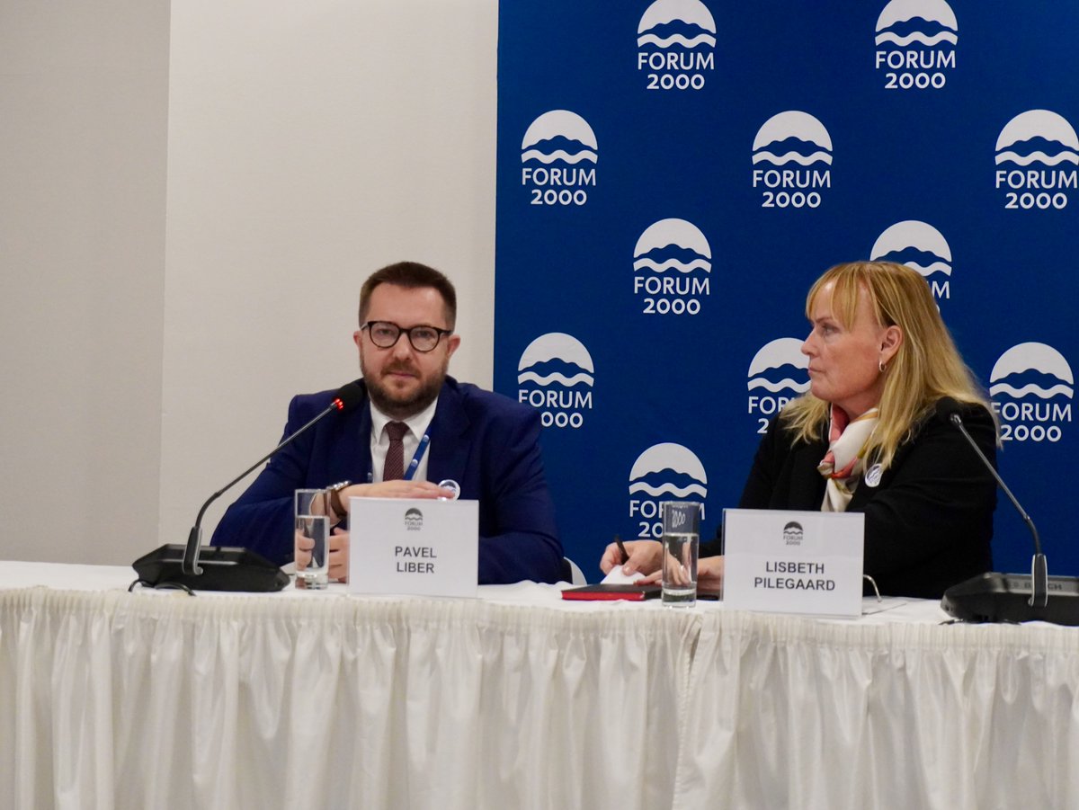 OfficeBLRinCZE tweet media