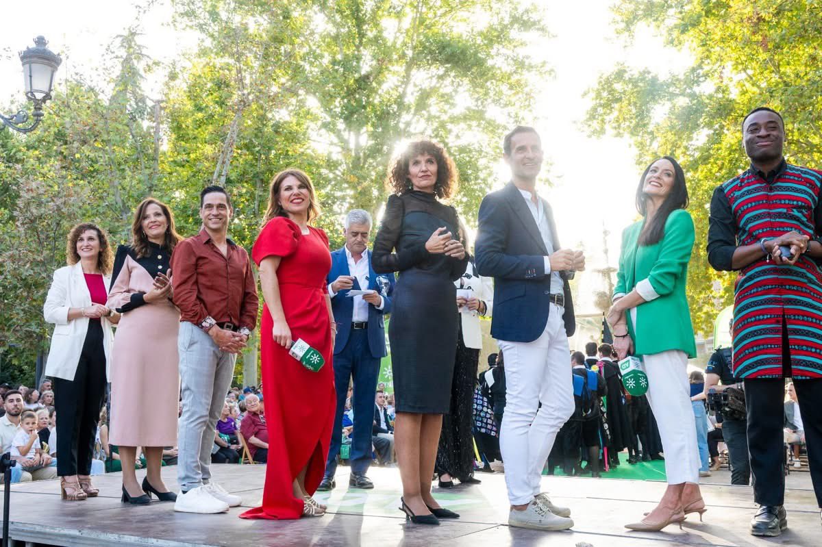 Proximidad, profesionalidad y servicio público. 7000 tardes siendo altavoz de los andaluces. Eso es <a href="/adirecto/">Andalucía Directo ❎</a> ! Qué lujo celebrarlo en Granada ❤️ Gracias a los granadinos y a todos los compañeros de gabinetes e  instituciones que nos ayudaron a hacer este sueño realidad. GRACIAS!