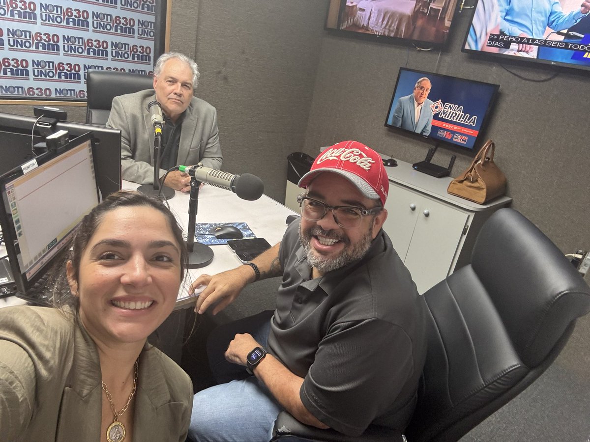 ¡Se formó!
Mi panel favorito del mundo mundial.
😂🫶🏻💙
<a href="/RealJuanjoDiaz/">Juan José Díaz Díaz</a> <a href="/prwolverine/">Peter W. Miller</a> <a href="/DAVILACOLON/">LUIS R DAVILA-COLON</a>