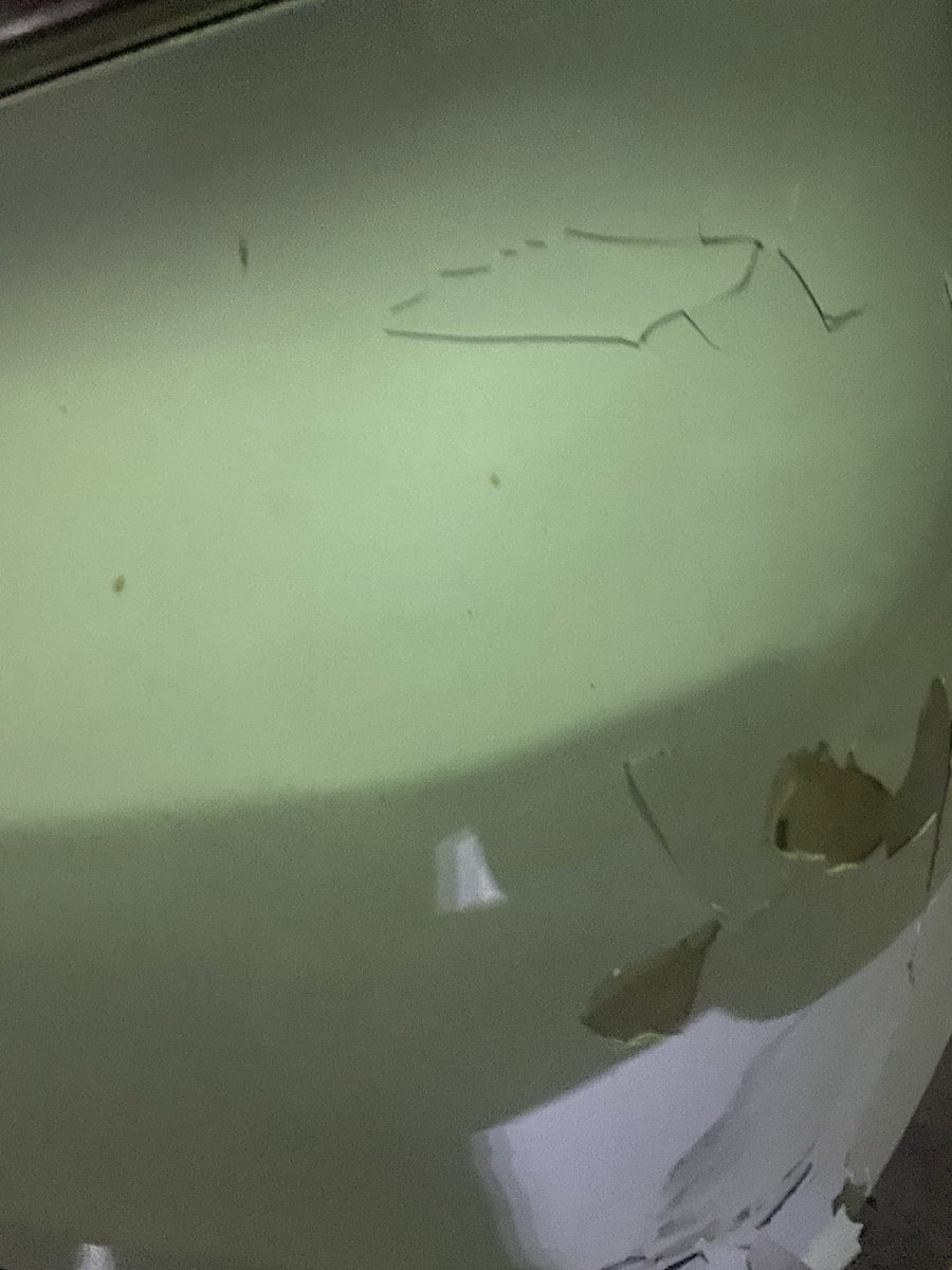 تخيل تريد تطلع شويه تتنفس علمود تنسى لعبة العراق ويجي واحد يسوي هيج بسيارتك😍