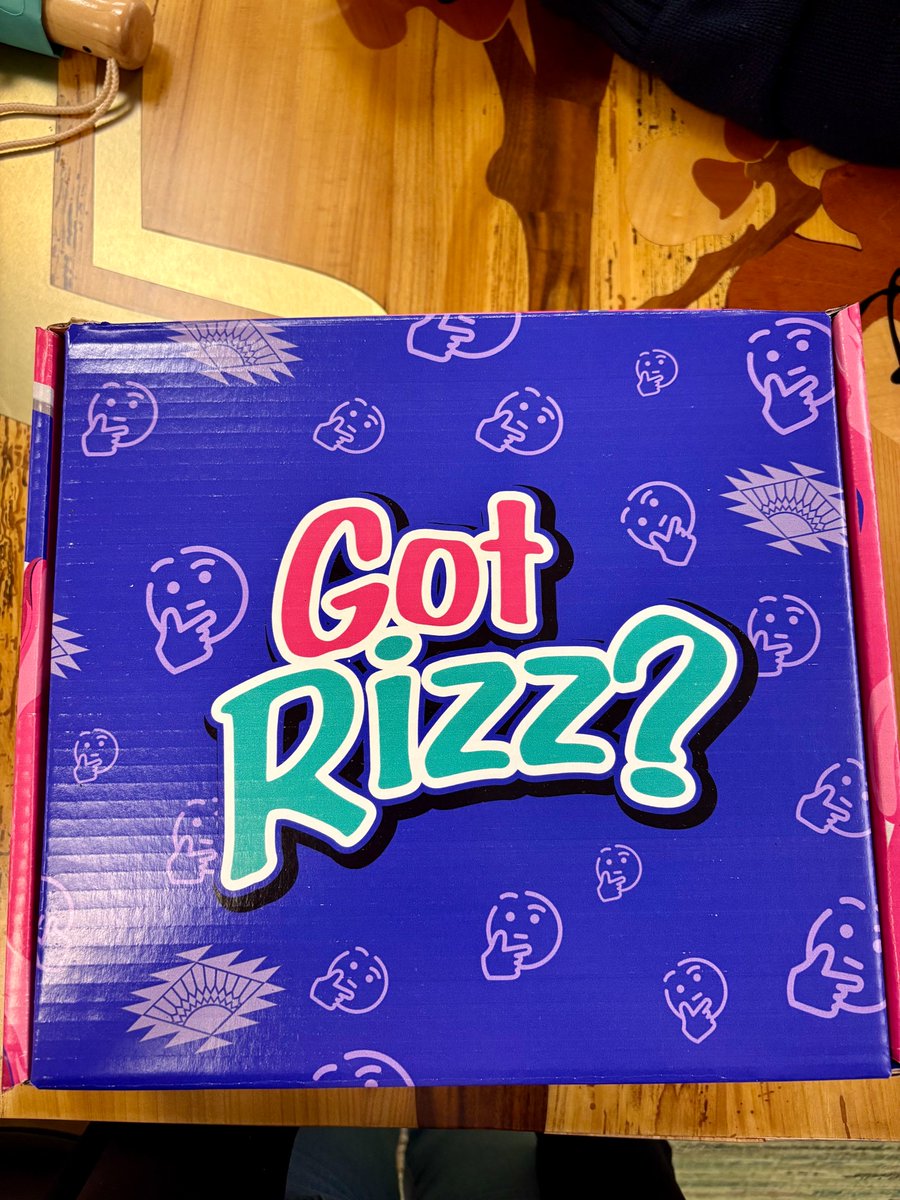 DrinkAriZona's tweet image. we found an extra Rizzler Berry pr box, does anybody want it?
repost / quote with #AriZZona for a chance to score