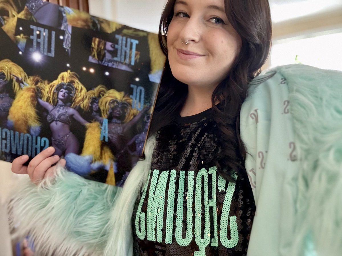 erikas_version's tweet image. oh just another tuesday afternoon with my favorite showgirl

#TSTheLifeofaShowgirl 
@taylornation13