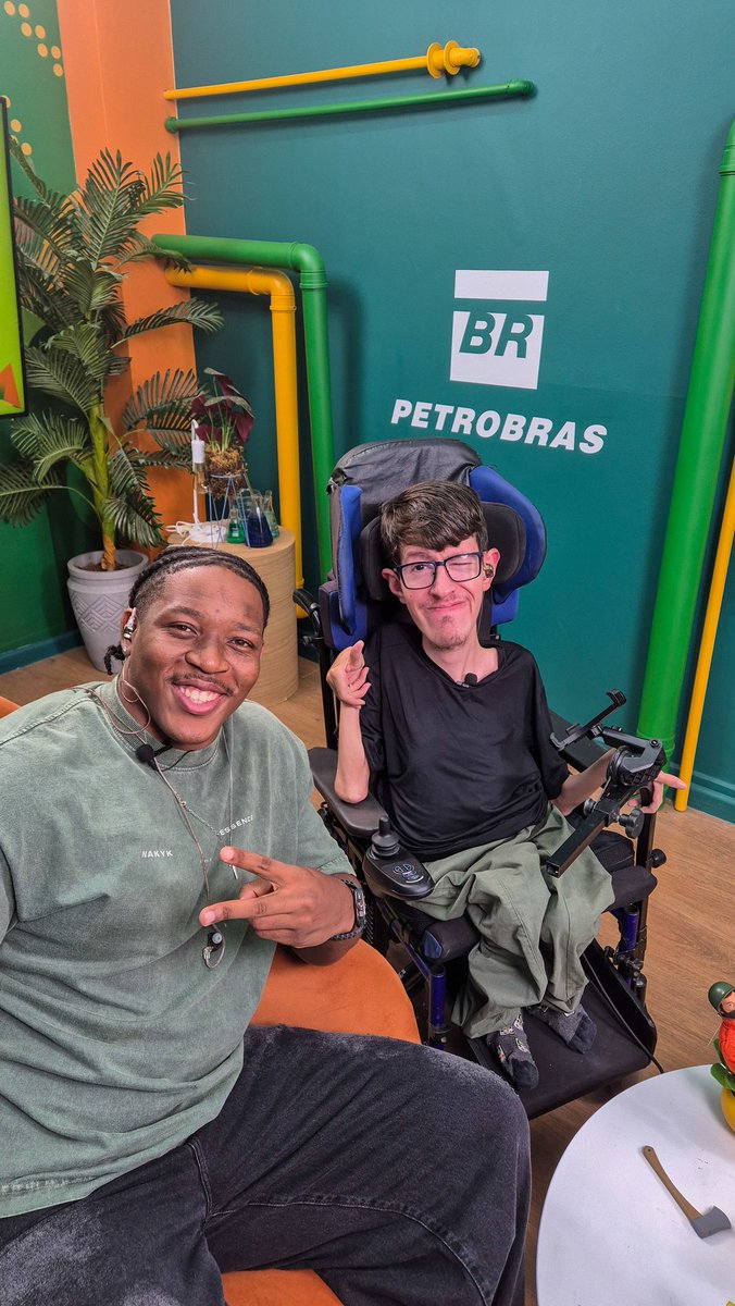Pessoal, chegou o dia! Já já vai começar a live mostrando os vídeos da 1 ª Missão do #EnergiaDoGamePetrobras Vamos analisar o top 10 e a minha dupla é o Zulu, eu como mentor fico muito animado! Cola que tem novidades: youtube.com/live/eni4FbSR9… #EDG2