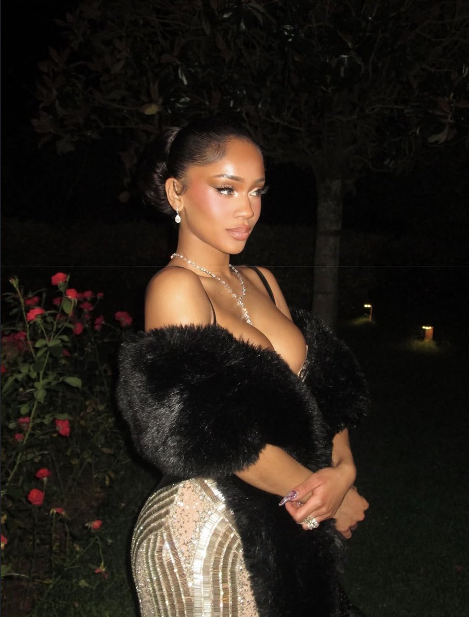 IcyGrlUpdates's tweet photo. Saweetie in Florence, Italy 😍 https://t.co/NFwRIuYQV8