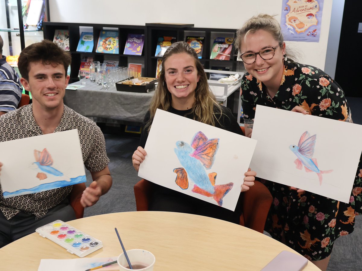 MacquarieRegLib's tweet image. Dubbo Library members had so much fun watercolouring with award-winning illustrator and author samibayly last week!  🖍️

Sami taught us techniques of how to sketch and watercolour a flying fish. 🐟