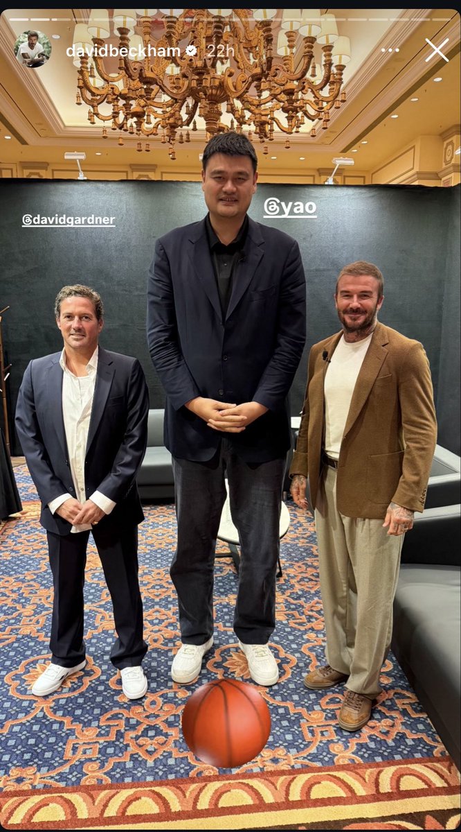 Why is no one talking about these pics of David Beckham? It’s like Gary Barlows son all over again 😂 he looks photoshopped in, I’m OBSESSED.