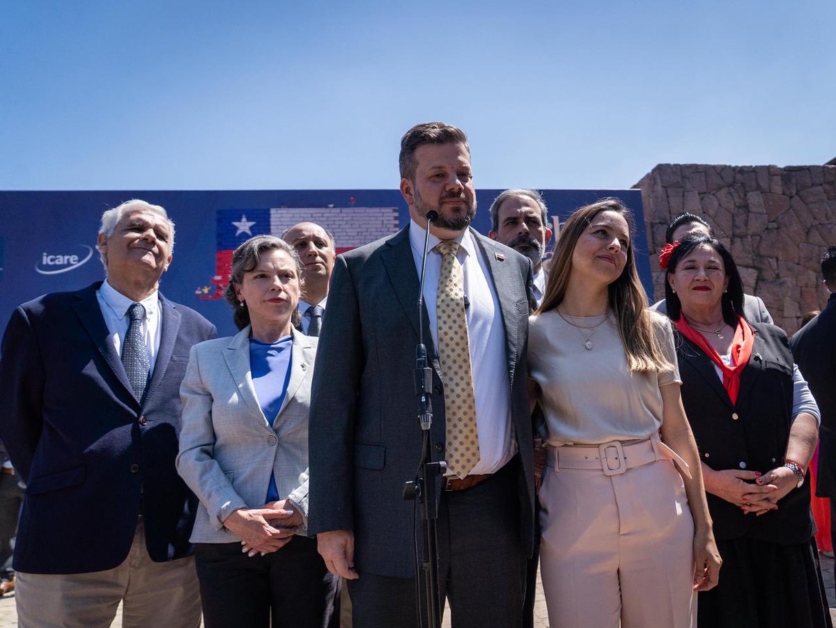 🇨🇱 Nuestro candidato en #ENADE2025, fue claro y directo: Chile no necesita el lema “Verba et Facta”, porque lo que realmente necesitamos hoy es “Facta, non Verba”.

👉 Hechos, no palabras. Es momento de actuar, de tomar decisiones firmes y de devolverle a Chile la fuerza.