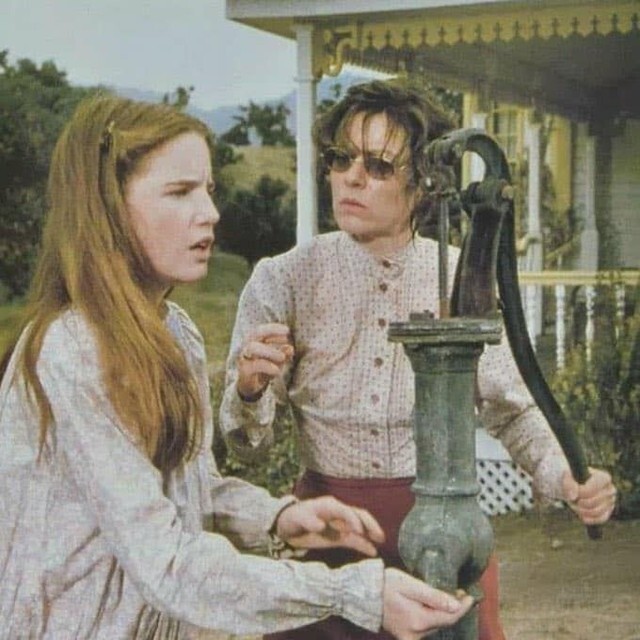 PIUpdate's tweet image. 📺 October 14, 1979: TV movie "The Miracle Worker," starring Patty Duke and Melissa Gilbert, aired on NBC.
Sequel "Helen Keller: The Miracle Continues" with Blythe Danner and Mare Winningham was broadcast in 1984. instagr.am/p/DPzkkSciItB/