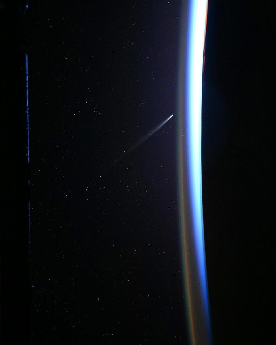 Cometa C/2023 A3 desde la estación espacial internacional. ☄️