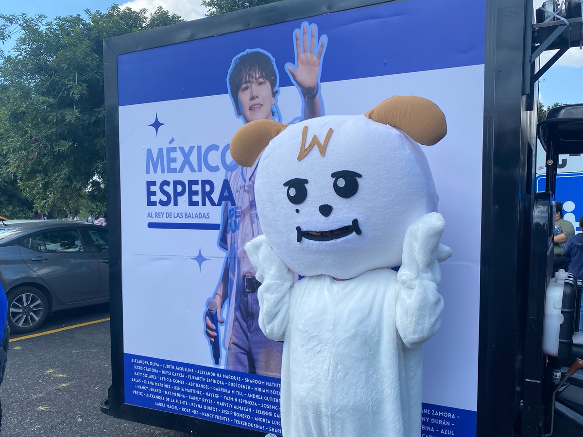 Alekyudog90's tweet photo. Fue un honor ser el Kyumae botarga. gracias a todas la que se acercaron a tomarse una fotito.

QUEREMOS UN TOUR DE KYUHYUN EN MEXICO

#MXWantsKyuhyun @GaemGyu @antennamusic #SuperJuniorInMexico https://t.co/vTVWq44Yo9